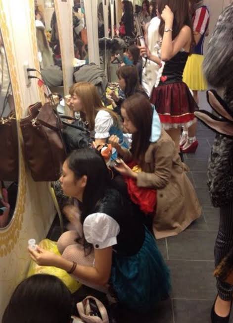 ハロウィーンの渋谷、やぐら25基で監視＆「DJ警備員」配備で厳戒