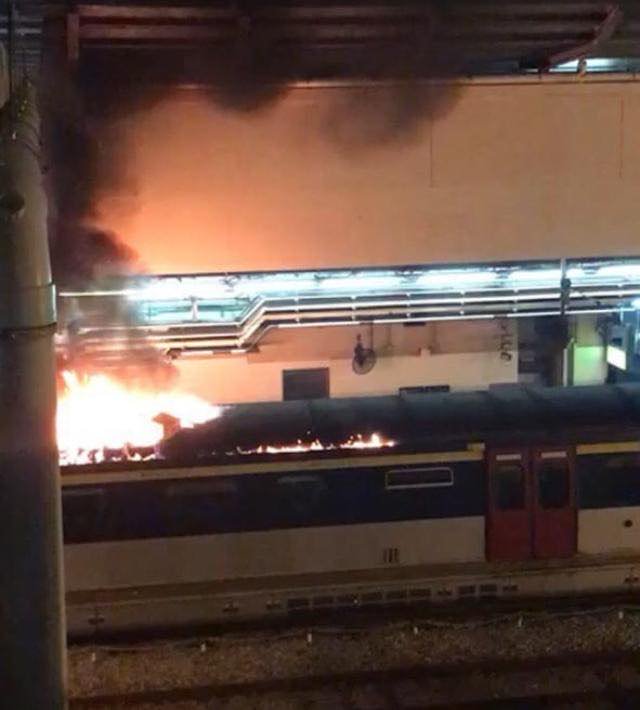 香港、撃たれた高校生起訴　「覆面禁止法」も制定か