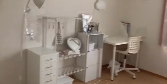 白を基調とした部屋