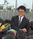 加害教員の給与差し止めへ　神戸市、条例整備を検討