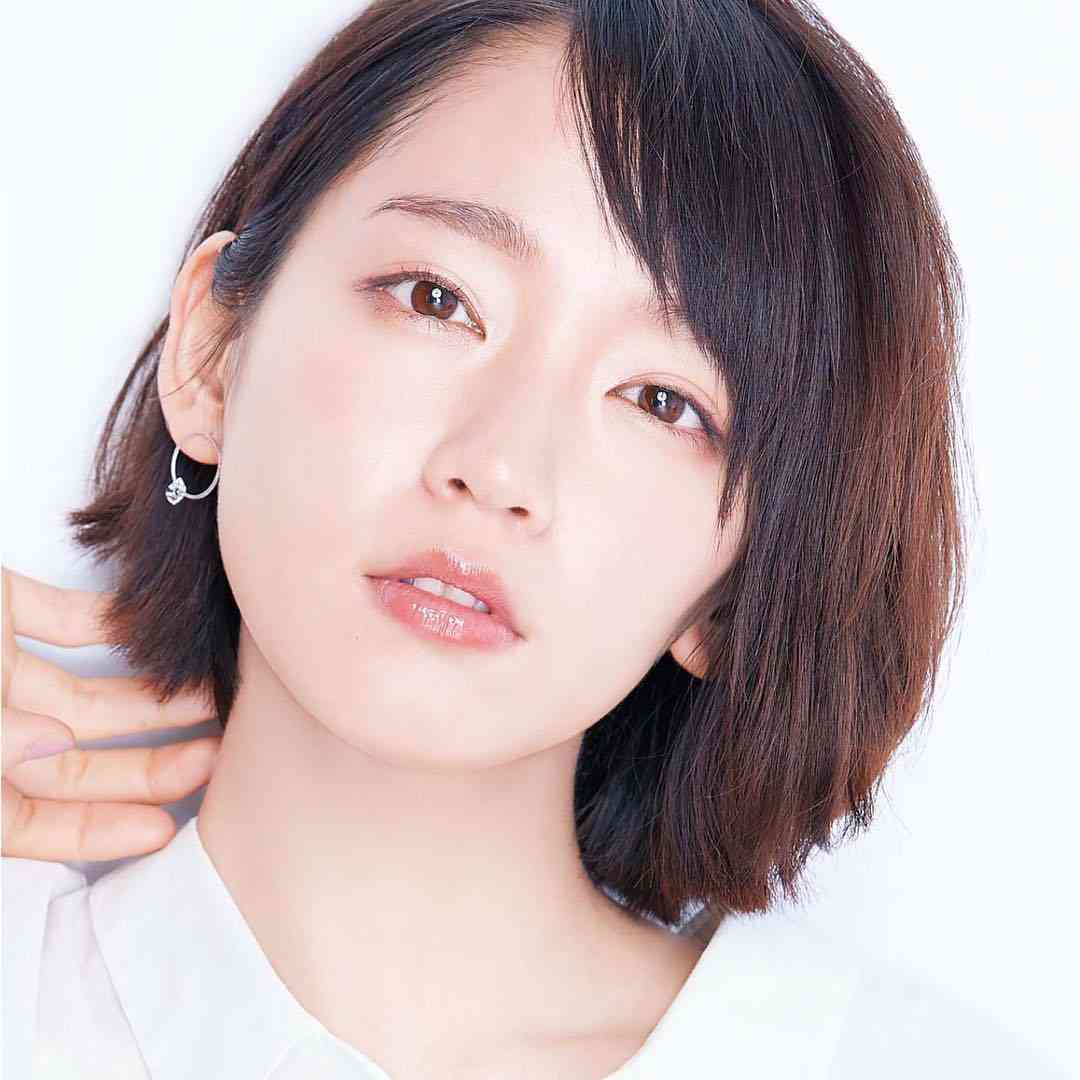 吉岡里帆が生放送中に心が折れて涙目に!男気フォローした吉沢亮と「熱愛の予感」が!?