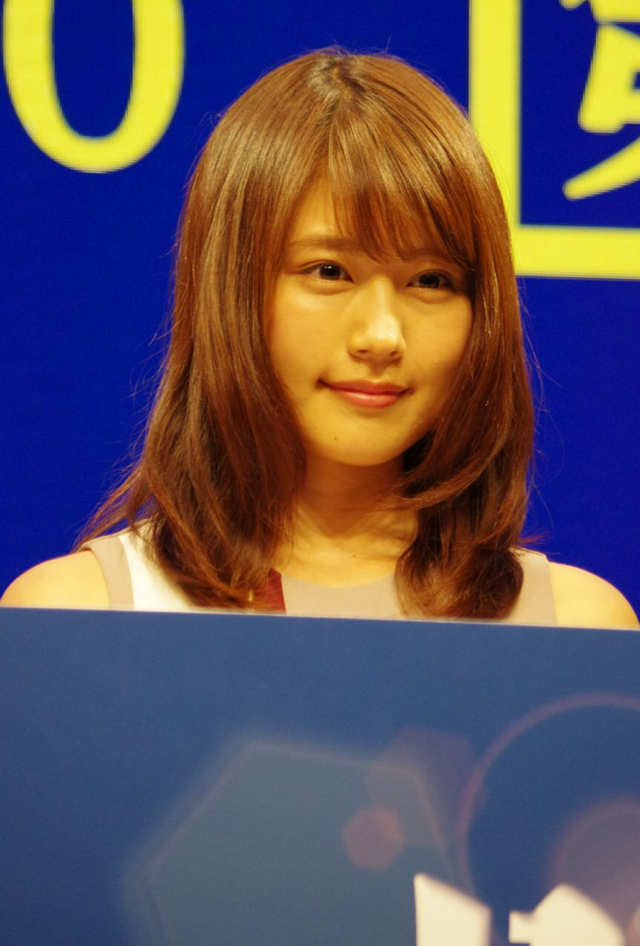 吉岡里帆が生放送中に心が折れて涙目に!男気フォローした吉沢亮と「熱愛の予感」が!?
