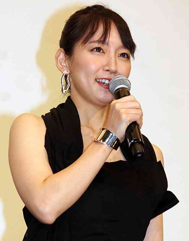 吉岡里帆が生放送中に心が折れて涙目に!男気フォローした吉沢亮と「熱愛の予感」が!?