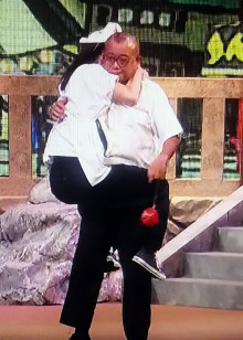 吉岡里帆が生放送中に心が折れて涙目に!男気フォローした吉沢亮と「熱愛の予感」が!?