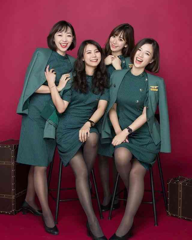 世界の客室乗務員の制服がみたい