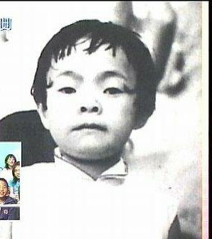 私は誰でしょう？有名人の子供の頃の画像で誰か分かったらプラスを押すトピ！