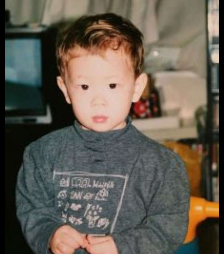 私は誰でしょう？有名人の子供の頃の画像で誰か分かったらプラスを押すトピ！