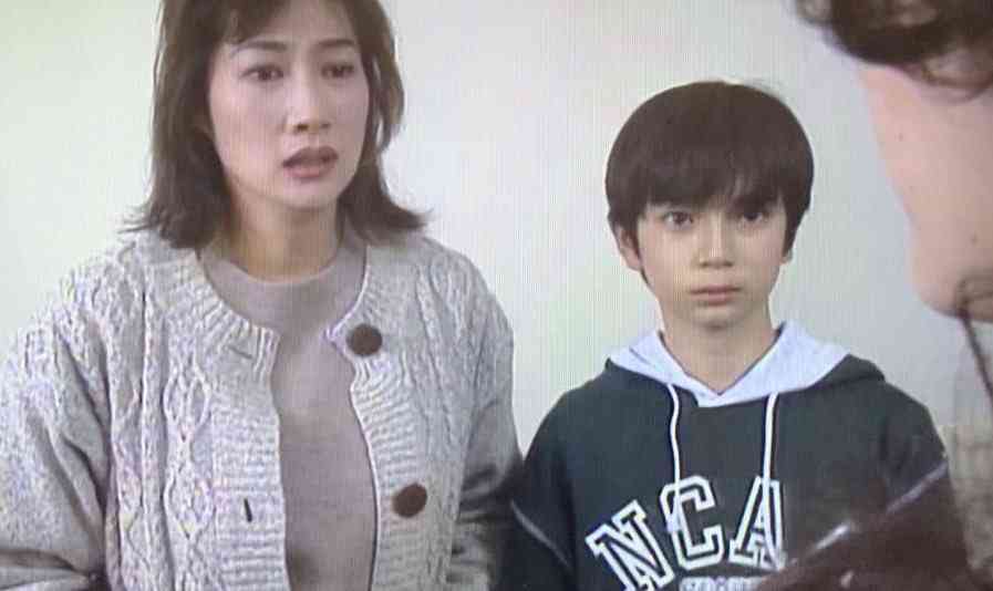 私は誰でしょう？有名人の子供の頃の画像で誰か分かったらプラスを押すトピ！