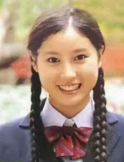 私は誰でしょう？有名人の子供の頃の画像で誰か分かったらプラスを押すトピ！