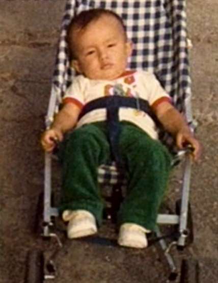 私は誰でしょう？有名人の子供の頃の画像で誰か分かったらプラスを押すトピ！