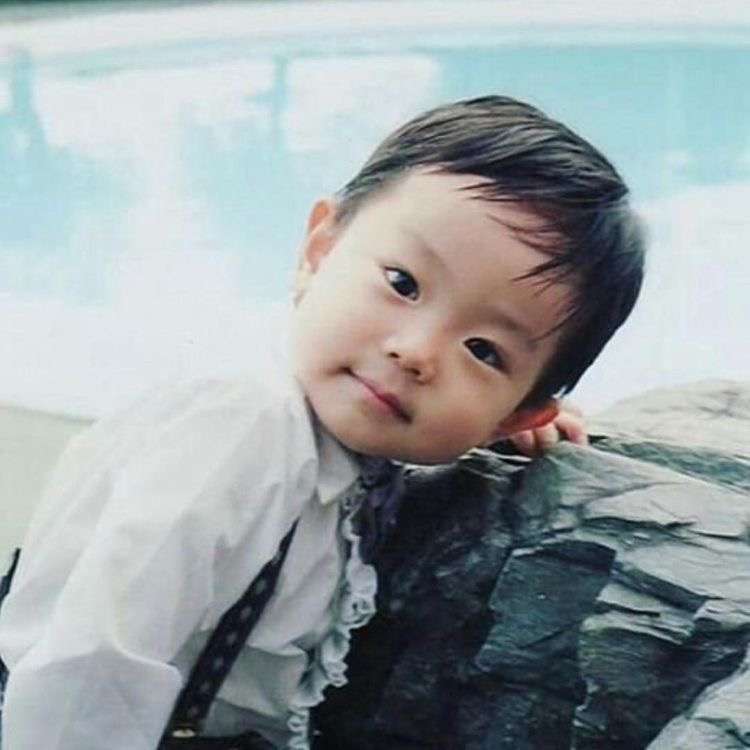 私は誰でしょう？有名人の子供の頃の画像で誰か分かったらプラスを押すトピ！
