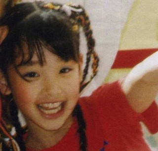 私は誰でしょう？有名人の子供の頃の画像で誰か分かったらプラスを押すトピ！
