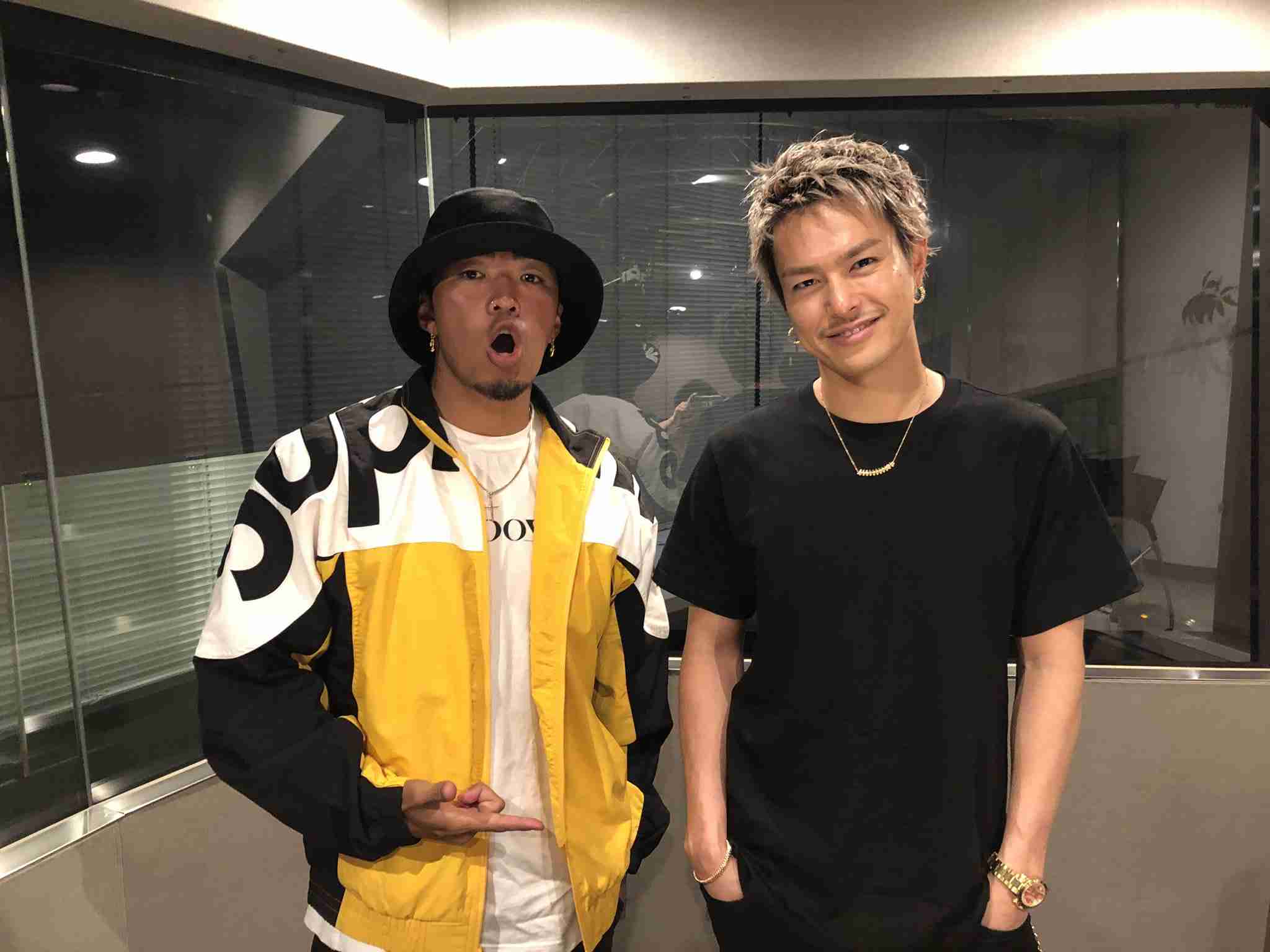 岩田剛典、初の医師役で白衣＆メガネビジュアル初公開「新鮮な気持ちで」