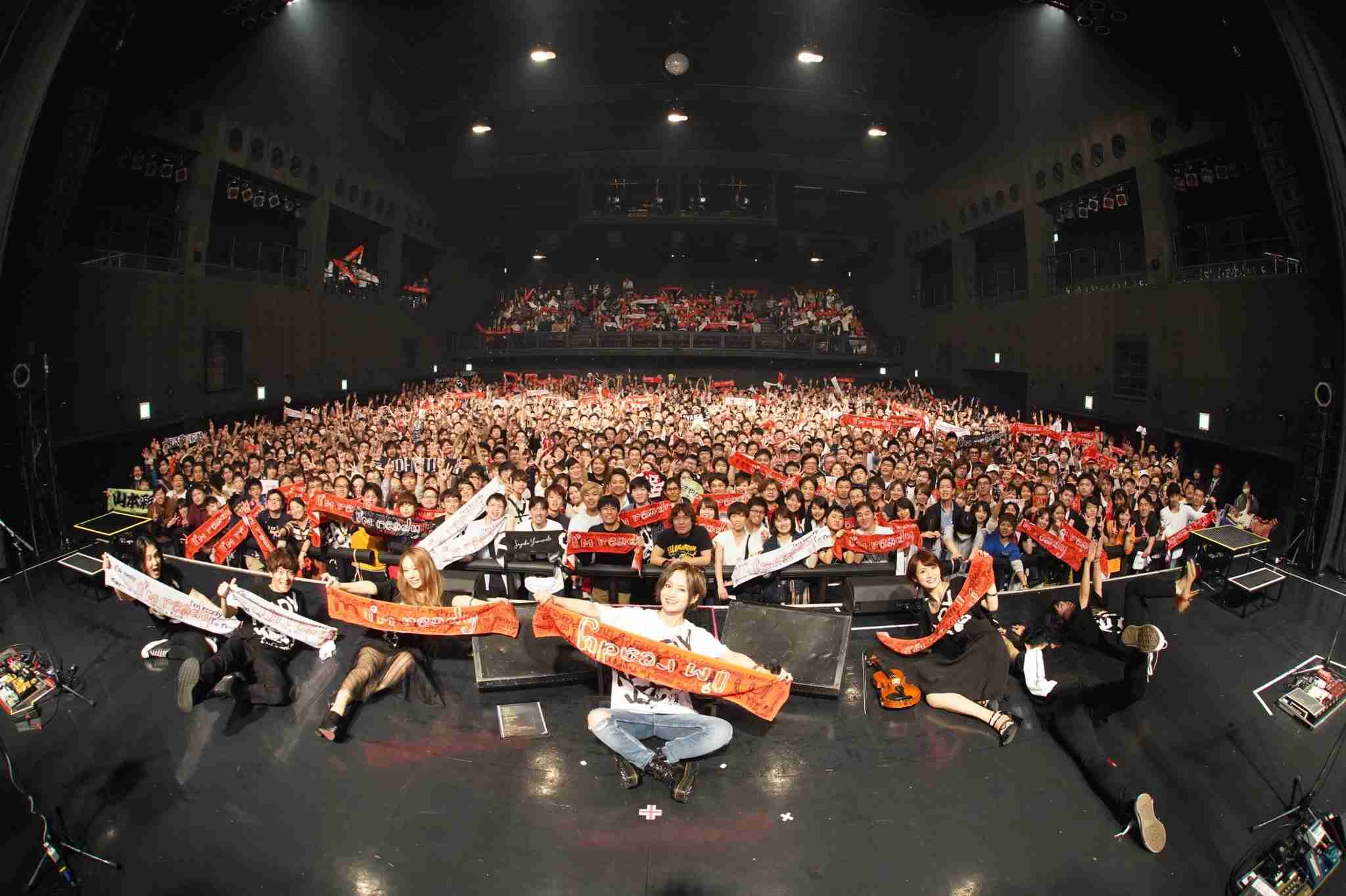 山本彩、新曲「追憶の光」ジャケット写真解禁