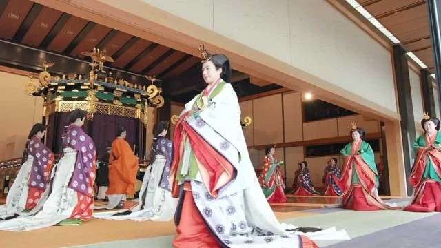 即位の礼に参加されている来賓のファッションを見たい!