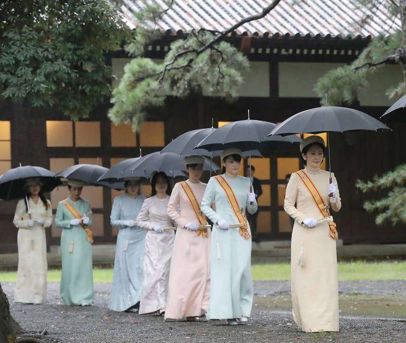 即位の礼に参加されている来賓のファッションを見たい!