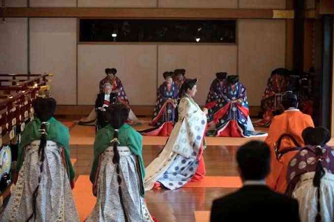 即位の礼に参加されている来賓のファッションを見たい!