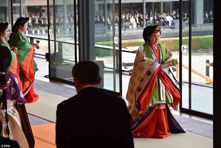 即位の礼に参加されている来賓のファッションを見たい!