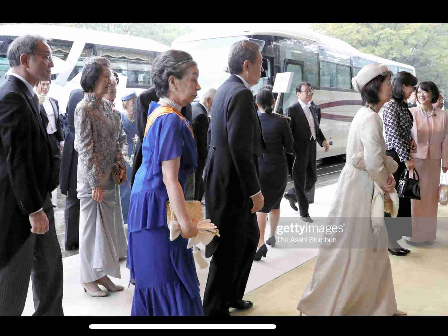 即位の礼に参加されている来賓のファッションを見たい!