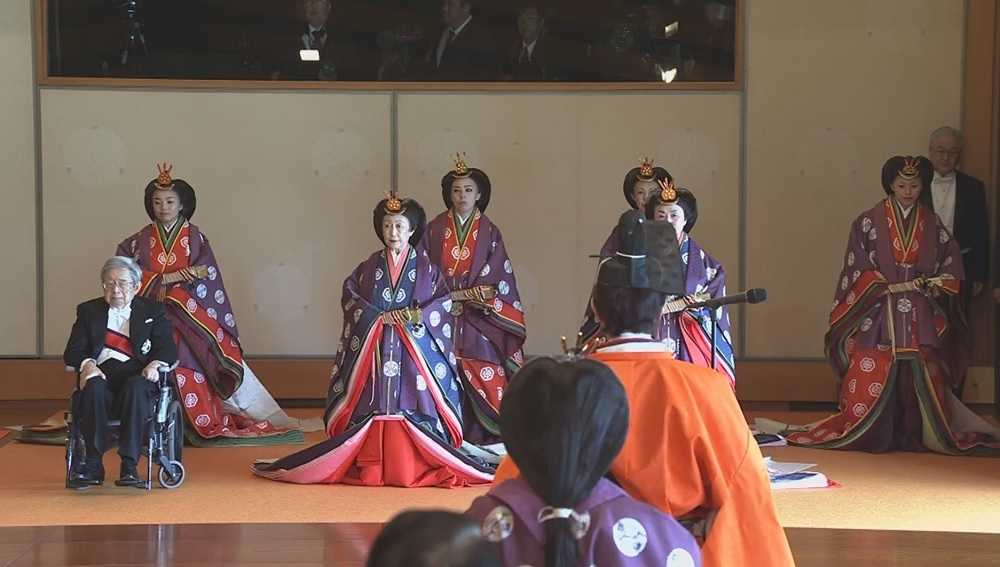 即位の礼に参加されている来賓のファッションを見たい!