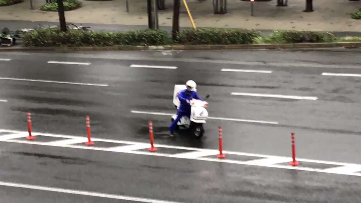 台風なのに営業してる企業・休業してる企業