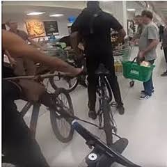 自転車の危険走行動画 警察が当て逃げ事件とみて捜査 大阪
