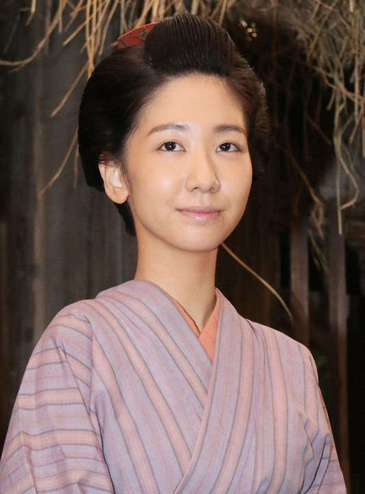 柏木由紀、お気に入り私服コーデ公開「スタイル良すぎ」「私服ダサい説はいったい」など反響