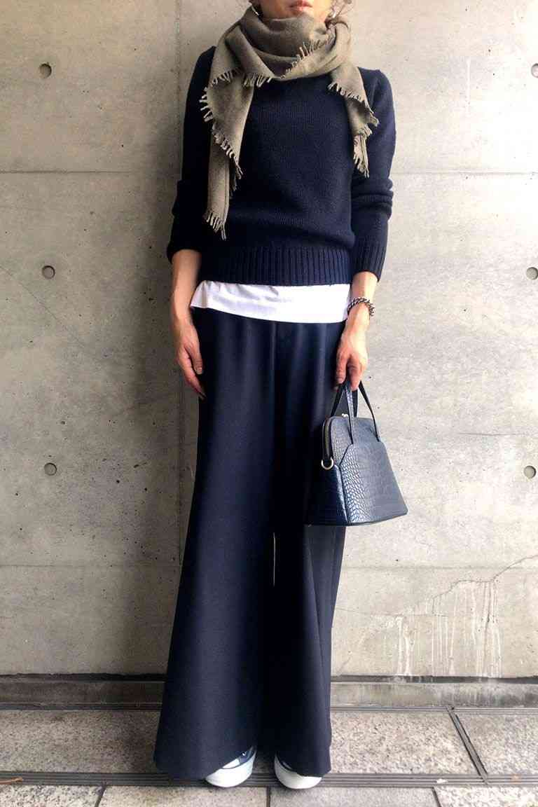 久しぶりに会う女友達と遊ぶ時の服装