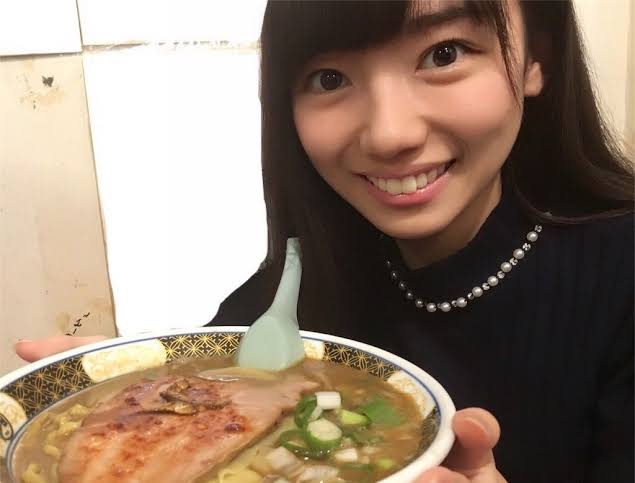 オフショットのイケメン・美女の画像