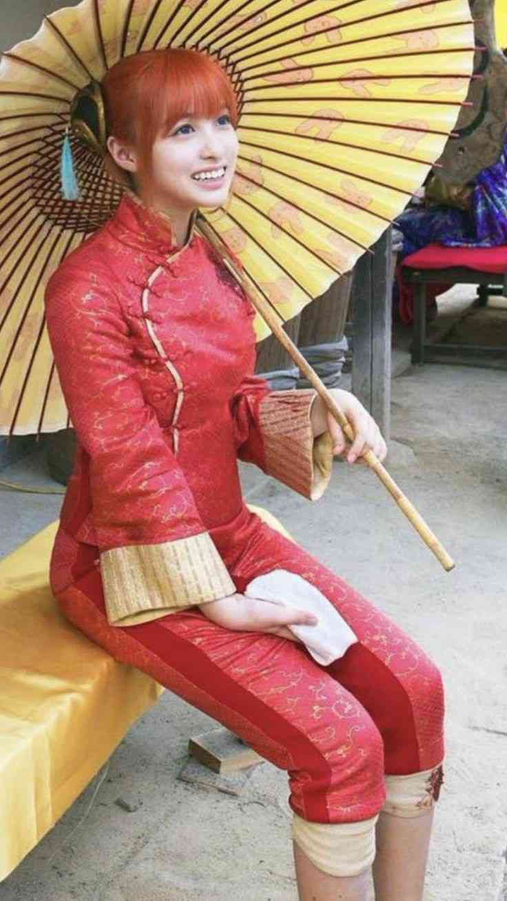 オフショットのイケメン・美女の画像