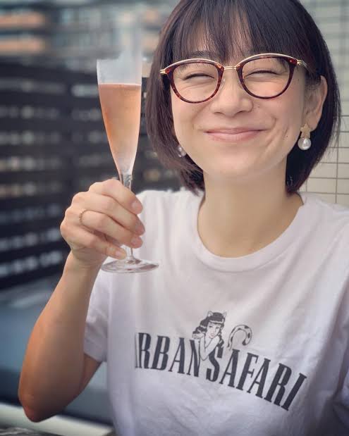 時東ぁみ、トレーニングウェアで筋トレに励む写真公開「もう顔とかどうでもいい」