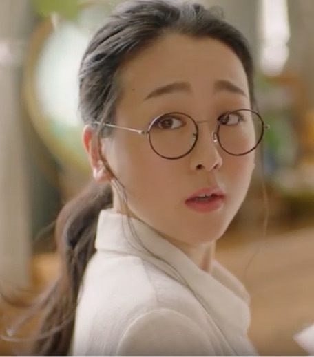 浅田真央、胸元＆背中大胆ドレスで登場　高橋一生が感動「おきれい」【ベストフォーマリスト授賞式】
