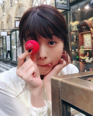 【有名人】何でこんなポーズしてるの？と思う画像を貼るトピ