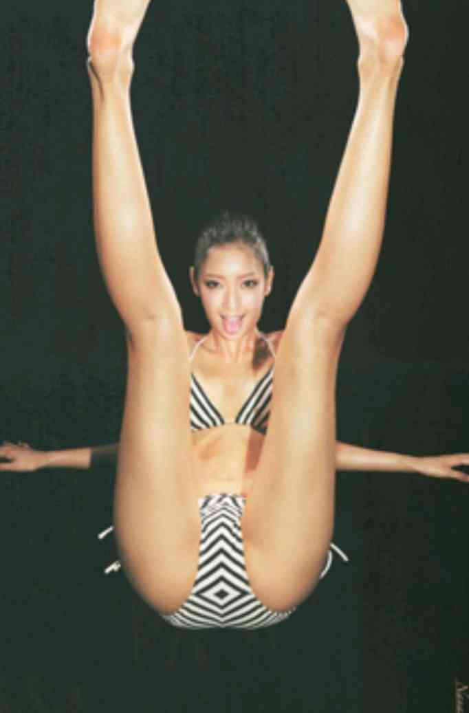 【有名人】何でこんなポーズしてるの？と思う画像を貼るトピ