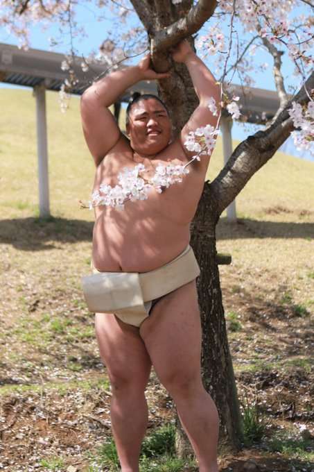 【有名人】何でこんなポーズしてるの？と思う画像を貼るトピ