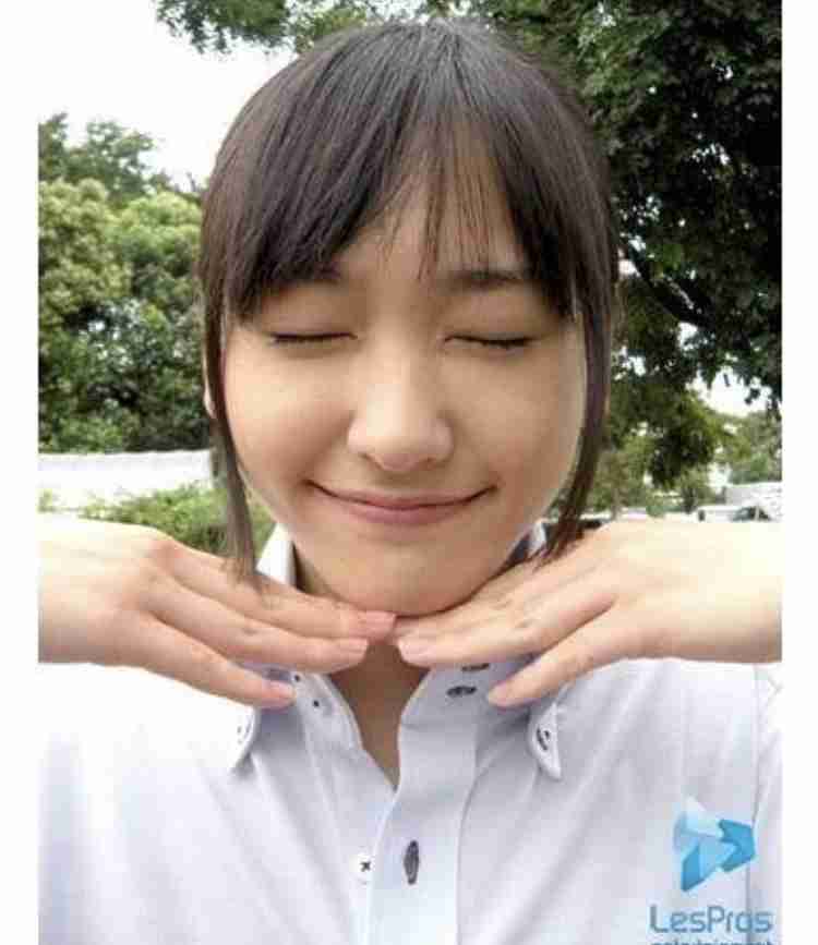 【有名人】何でこんなポーズしてるの？と思う画像を貼るトピ