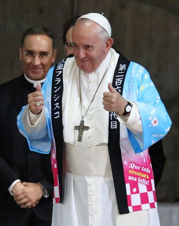 東京ドームに5万人集結! ローマ教皇の歴史的ミサにアノ人も…涙する人も…