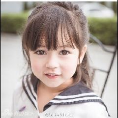 可愛い女性を見てしまう