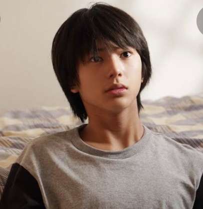 荒木飛羽、イケメン俳優の子供時代を演じるも「モテないですよ」