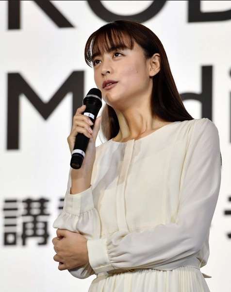 芸能人の無加工・無修正画像を貼るトピ part2