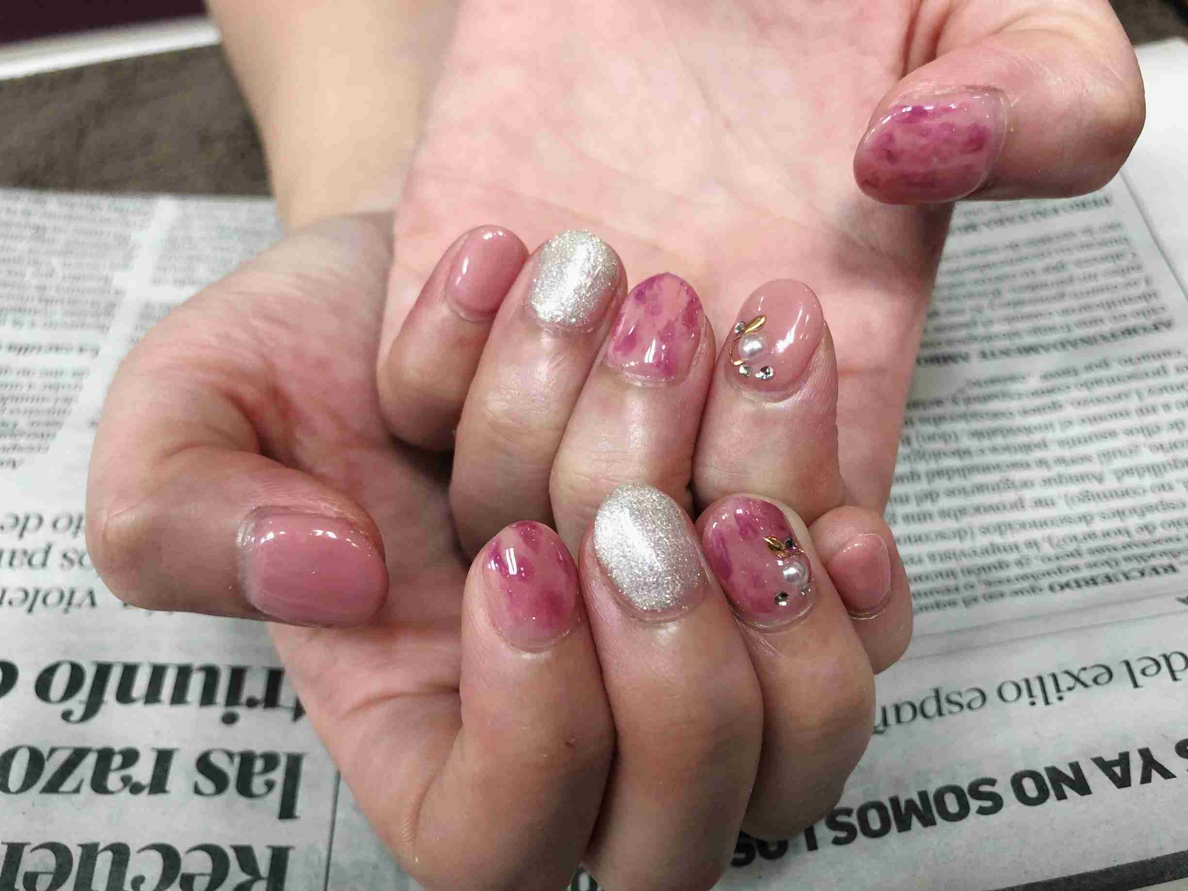 今どんなネイルしていますか？
