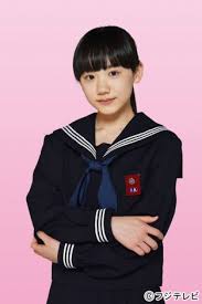 制服姿の女優
