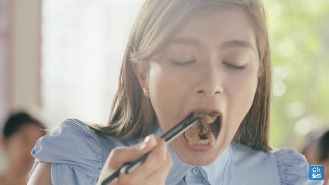 ローラ、ヴィーガン料理を紹介するもネット上では呆れ声「またか…」