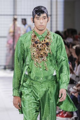 本木雅弘の長男UTA、日本人初のイタリア男性誌「L'Officiel―」表紙
