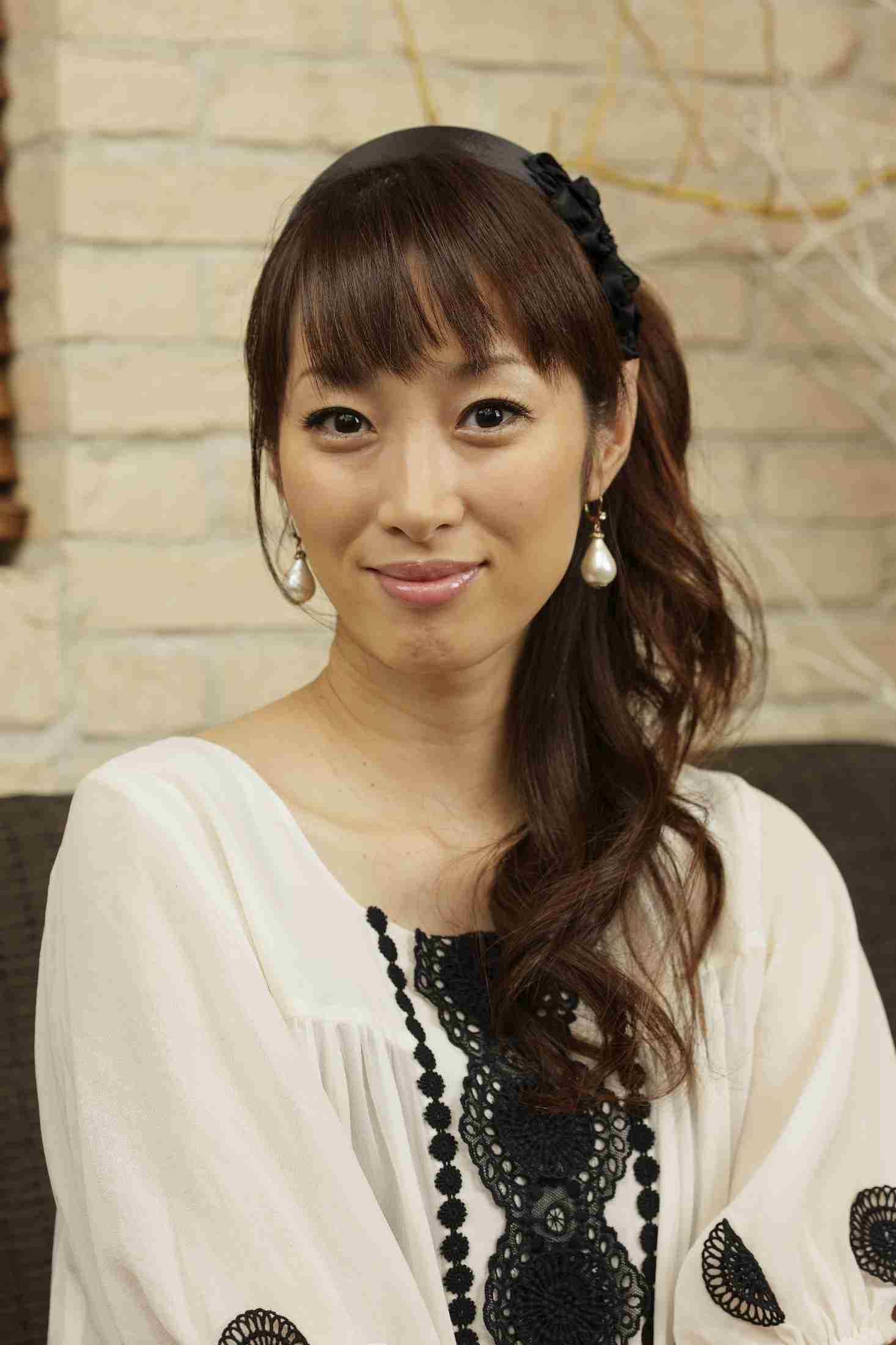 トラウデン直美の「コメント力」が話題に、「祝賀御列の儀」NHK特別番組生出演で