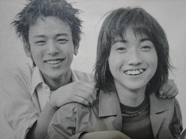 妻マイコは第一子出産間近　妻夫木聡が派手パンツで向かうロケ現場