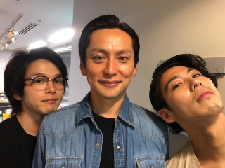戸田恵梨香×中村倫也『プラスアクト』に登場 表紙&裏表紙の画像が初解禁 