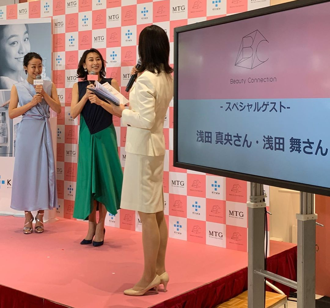 浅田舞 令和最初のクリスマスは妹・真央さんと「一緒に…」 ワンオクTakaとの破局報道は語らず ガールズ