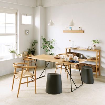 ダイニングテーブル、チェア迷子