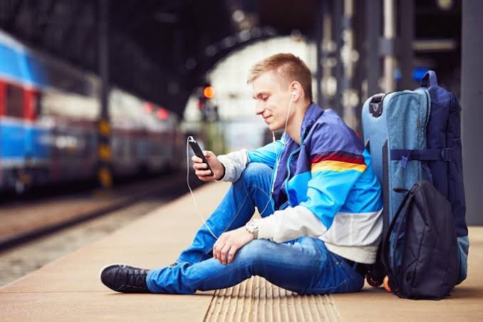 一人旅でどのくらい周りとコミュニケーション取りますか？